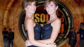 Eleonora ed Emma De Vivo le gemelle dell’ Isola dei Famosi a casa Berlusconi